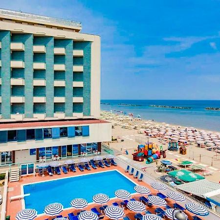 Hotel Majestic 벨레지아아지마리나 외부 사진