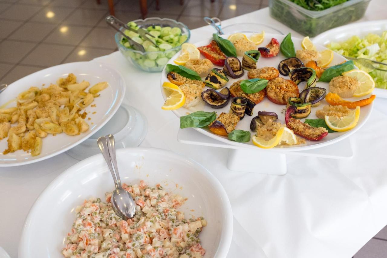 Hotel Majestic 벨레지아아지마리나 외부 사진