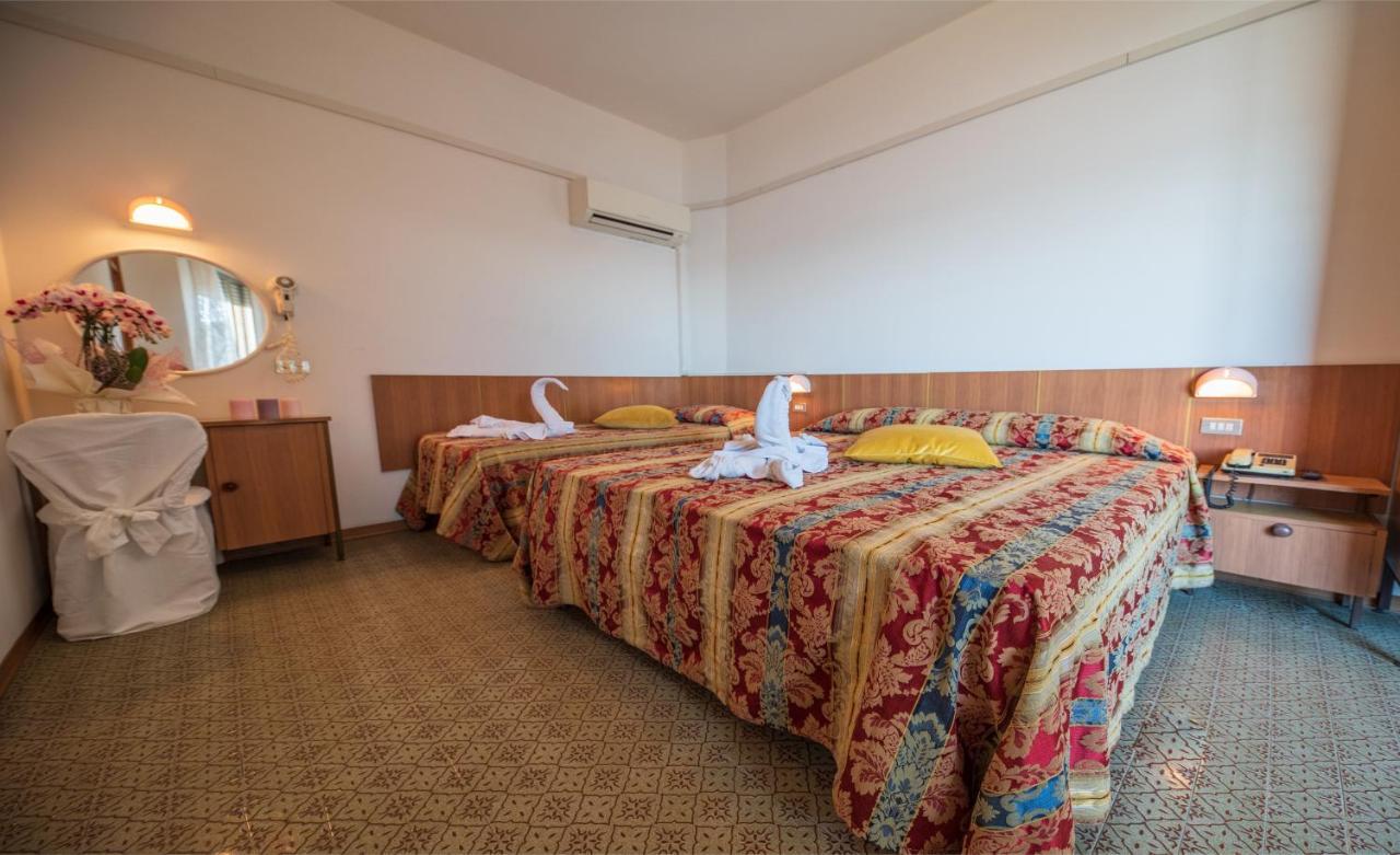 Hotel Majestic 벨레지아아지마리나 외부 사진